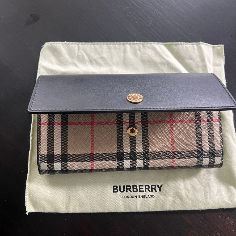 Burberry Wallet - Picture 2 of 4